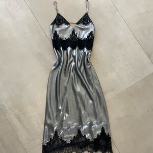 AllSaints Metallic Silver Lace Slip Dress - Size US
4/ UK 8